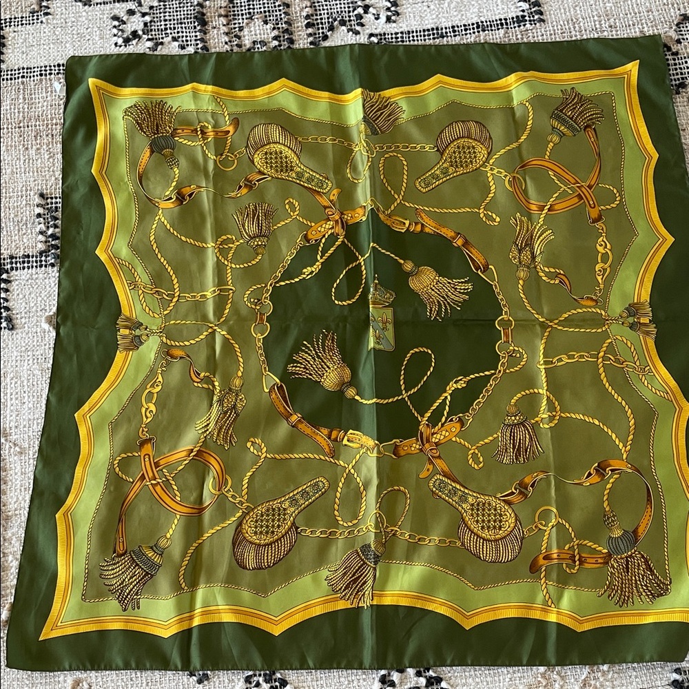 Elegant Green and Gold Scarf